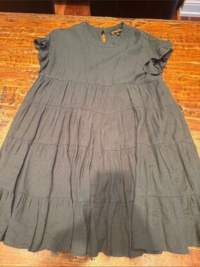 Tiered Ruffle Sleeve Dress in Deep green